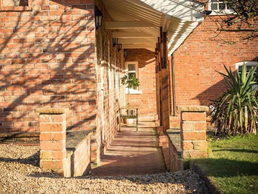 Owl Barn At The Gardens Villa Lissington Екстериор снимка